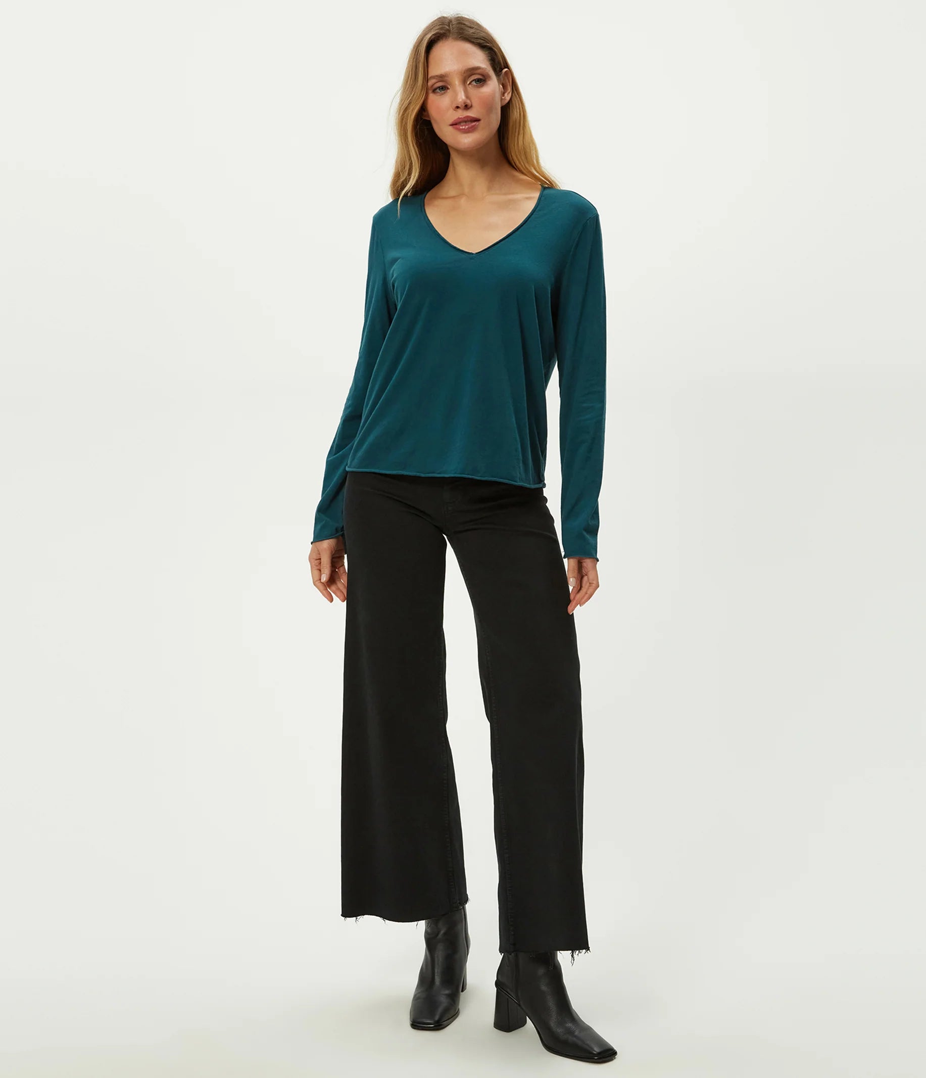 Kailee V-Neck Long Sleeve Tee
