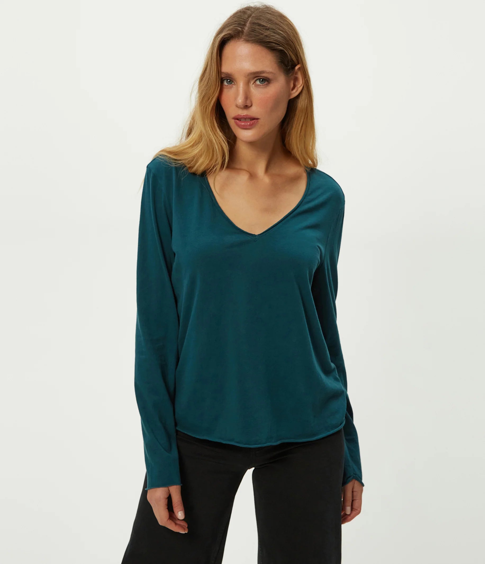 Kailee V-Neck Long Sleeve Tee