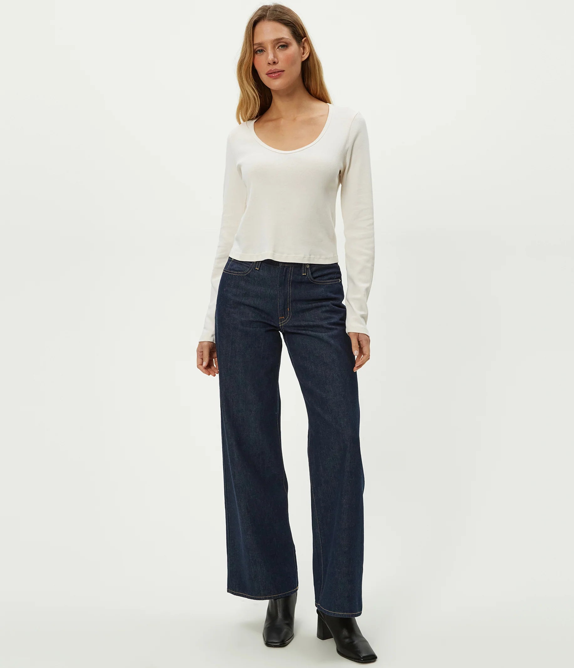 Lizzie V-Neck Long Sleeve Tee