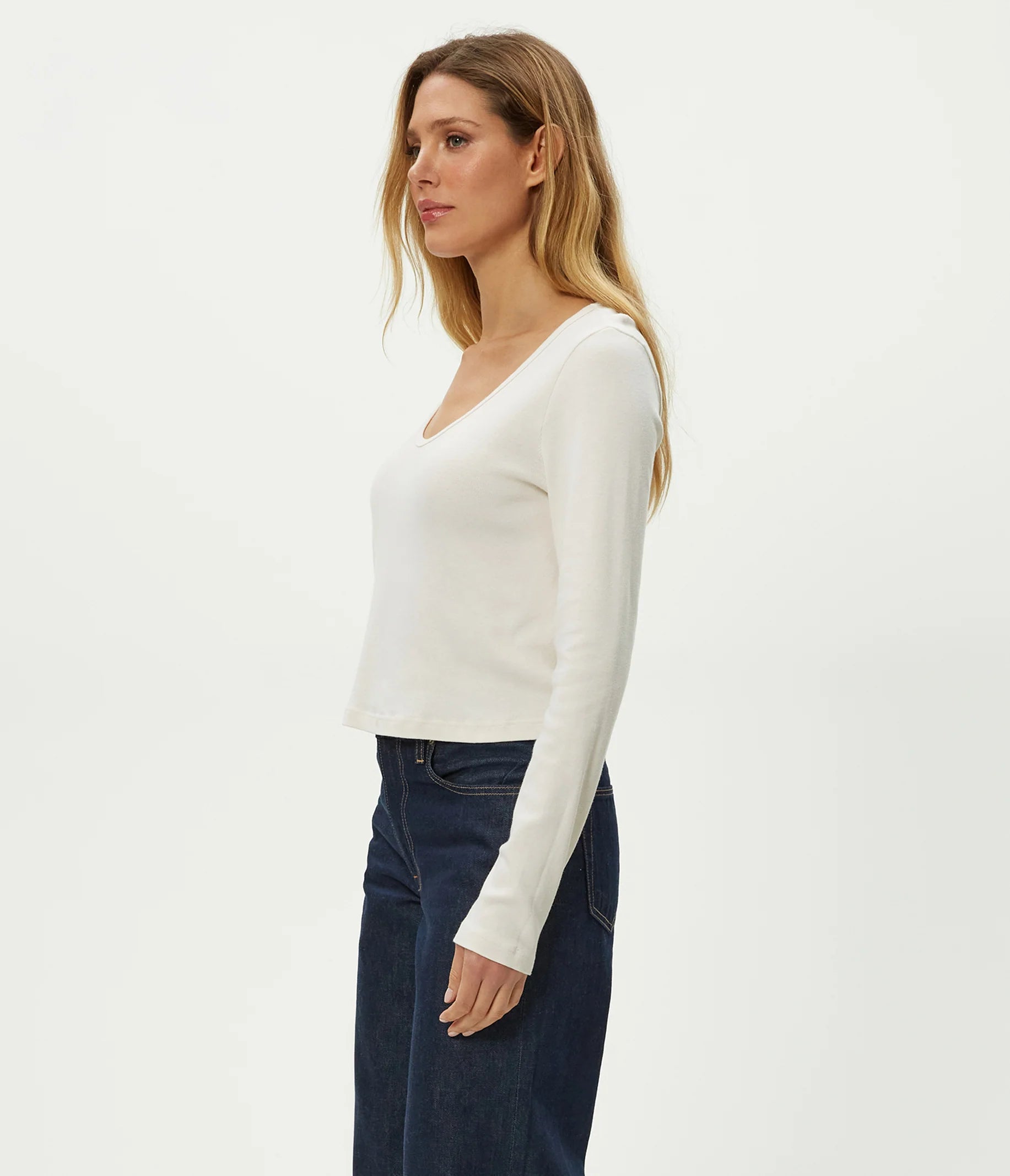 Lizzie V-Neck Long Sleeve Tee