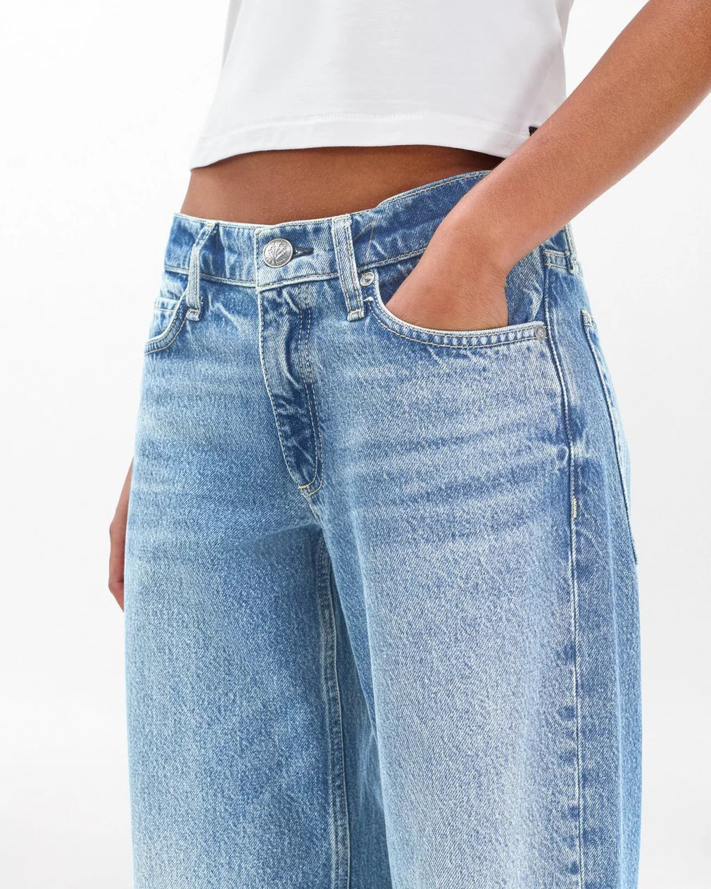 Saige Ankle Relaxed Straight Jeans