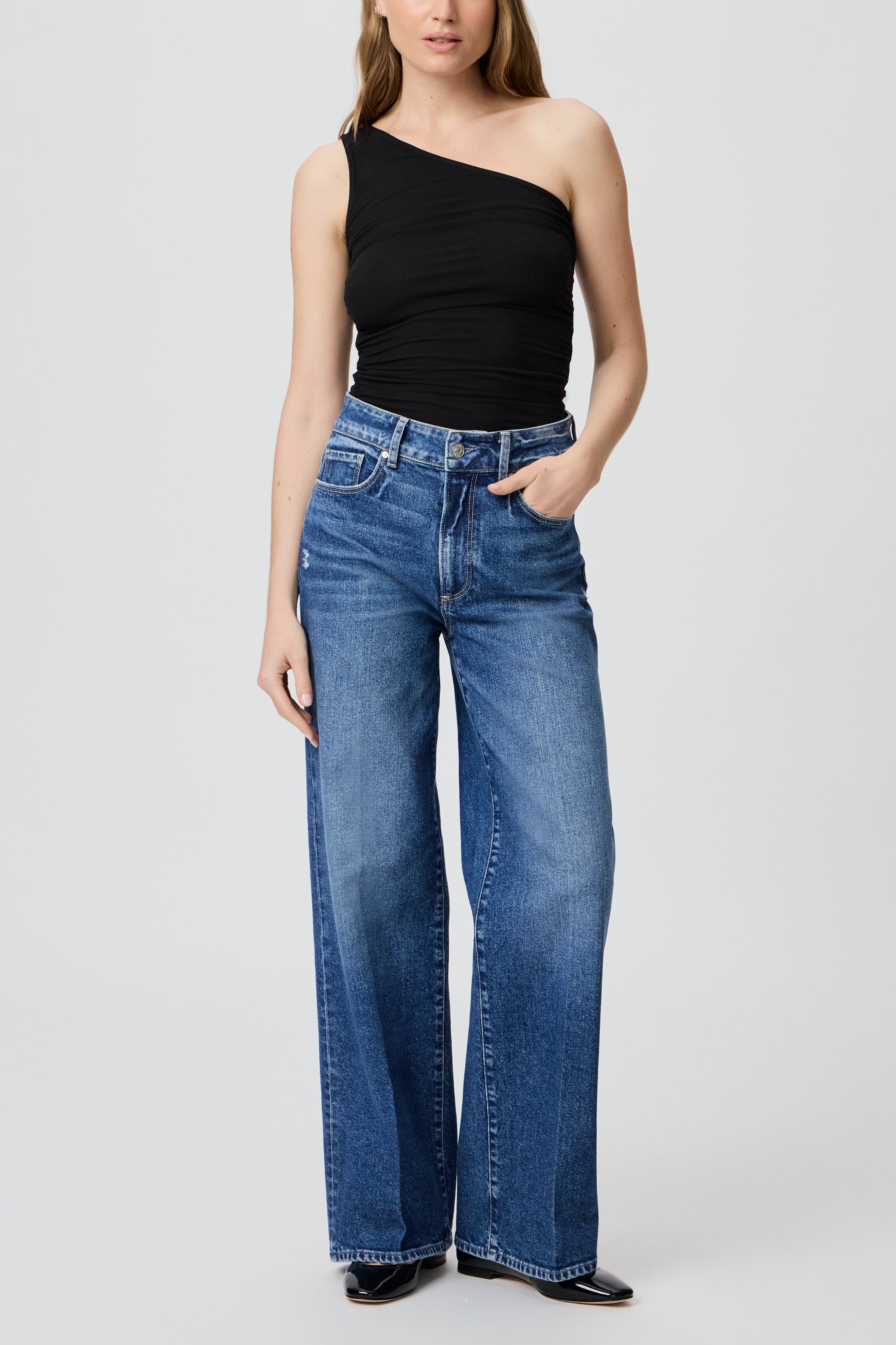 Sasha 32" Wide Leg Jean