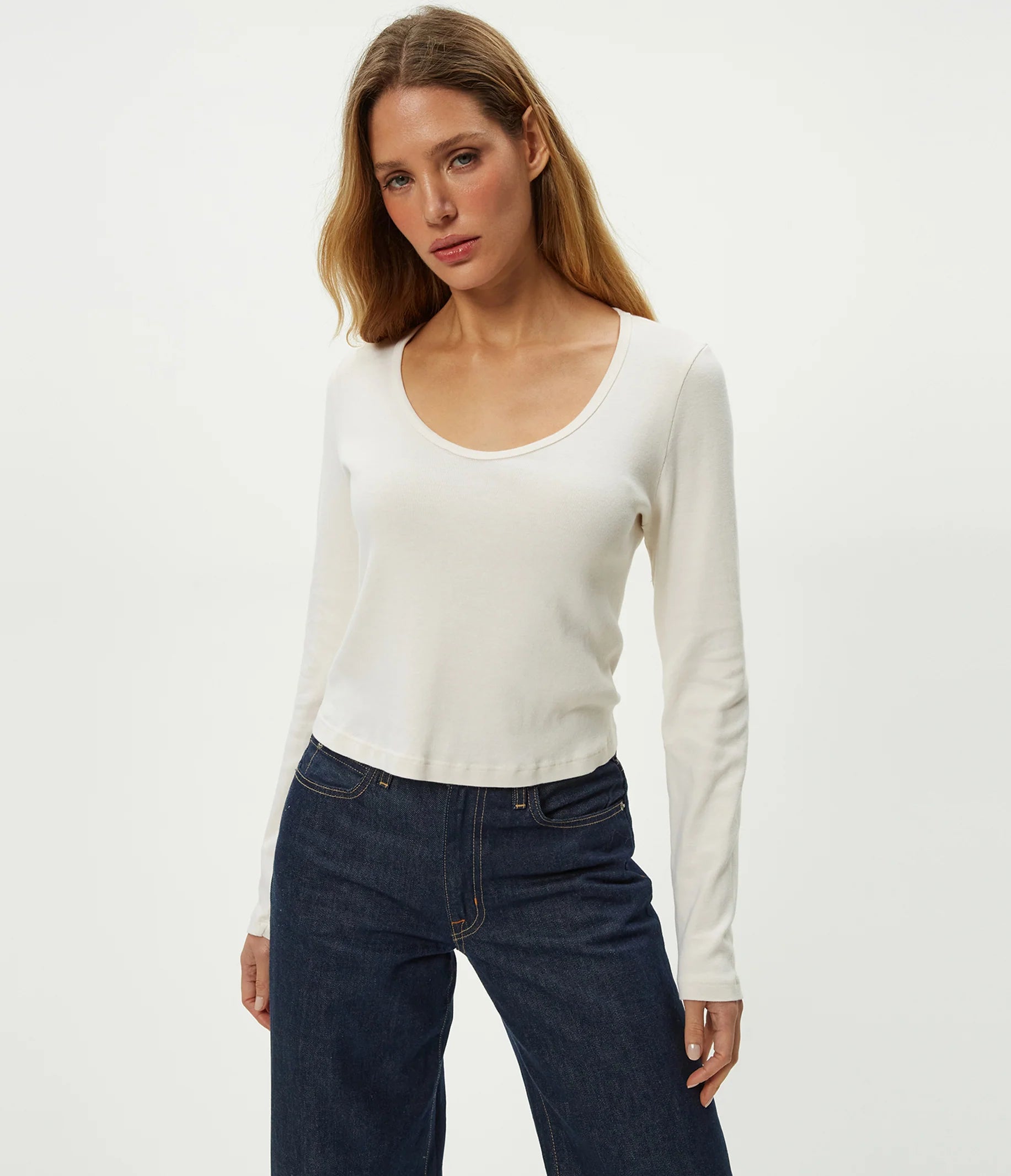 Lizzie V-Neck Long Sleeve Tee