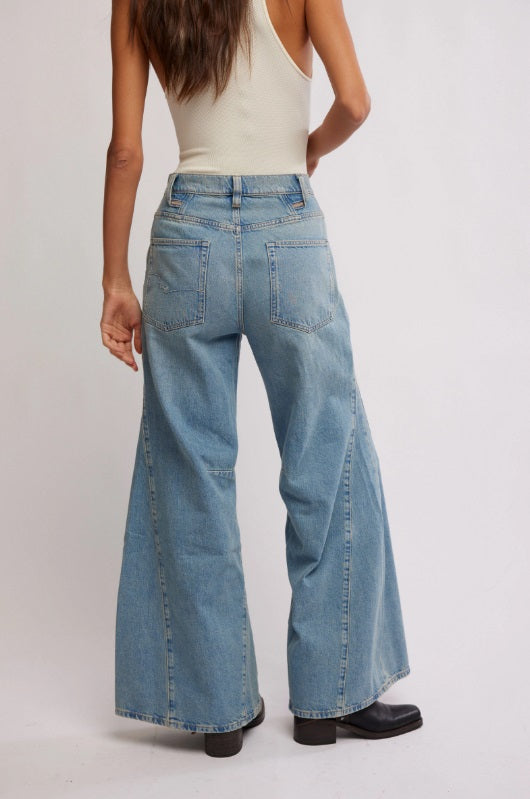 Eden High Slouchy Jeans