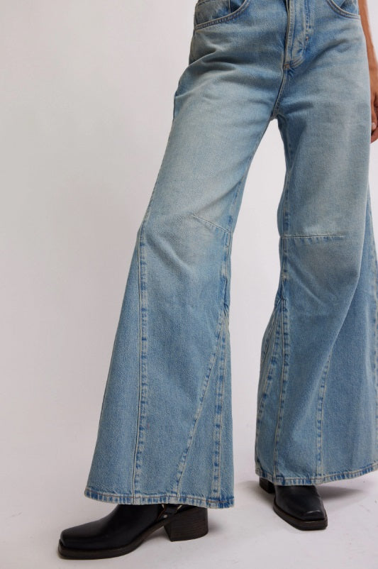 Eden High Slouchy Jeans