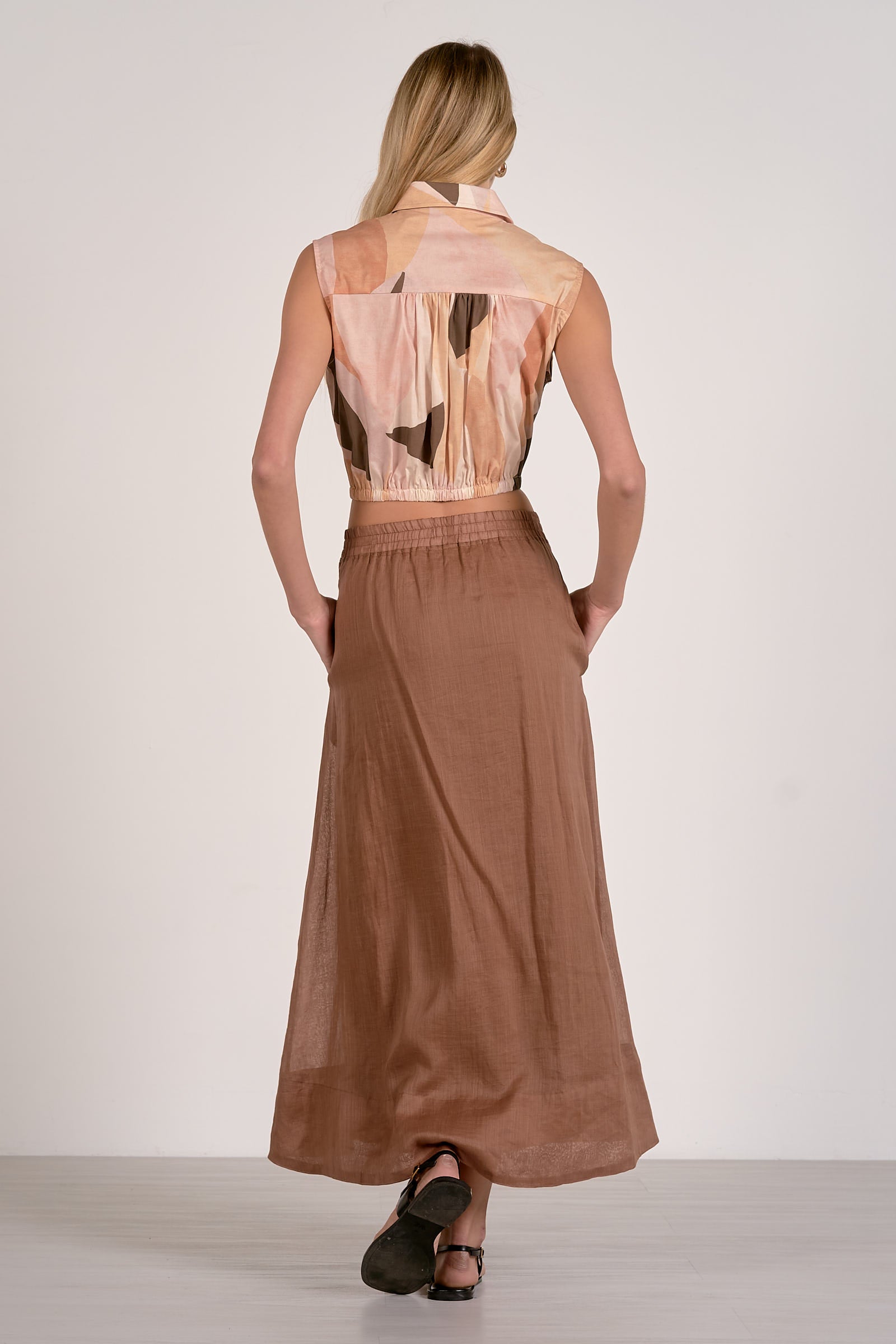 Sleeveless Collar Top