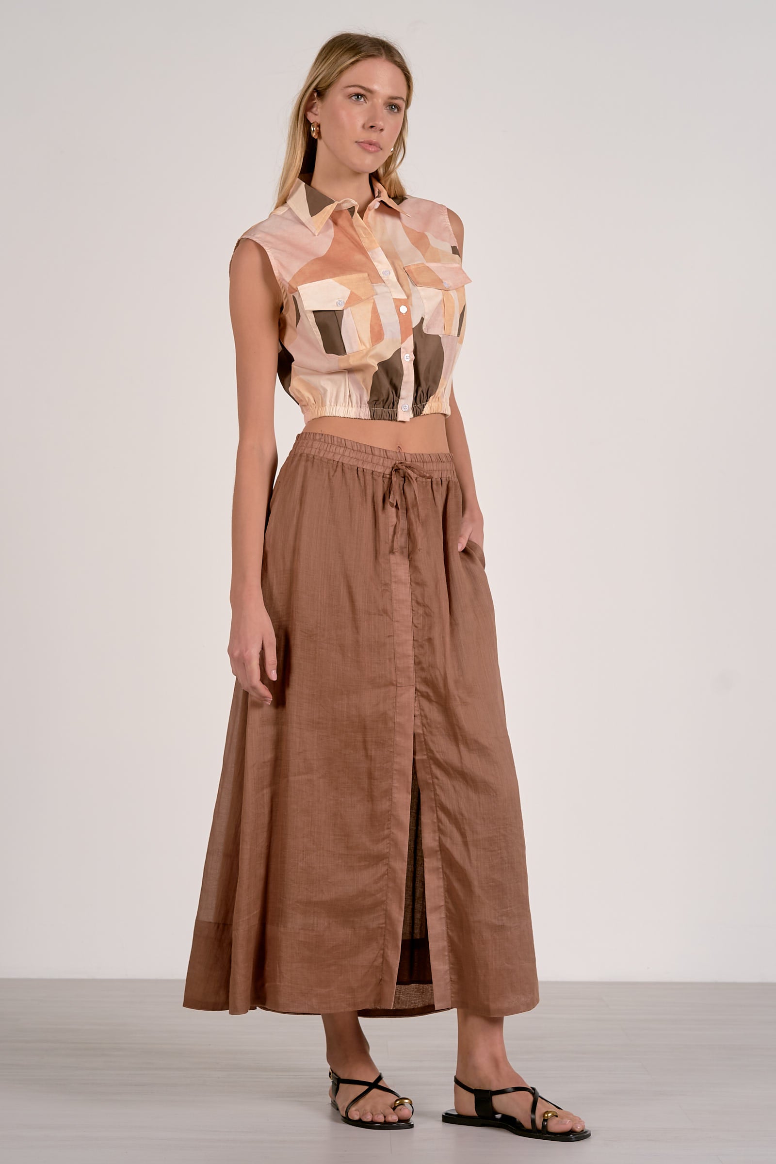 Sleeveless Collar Top