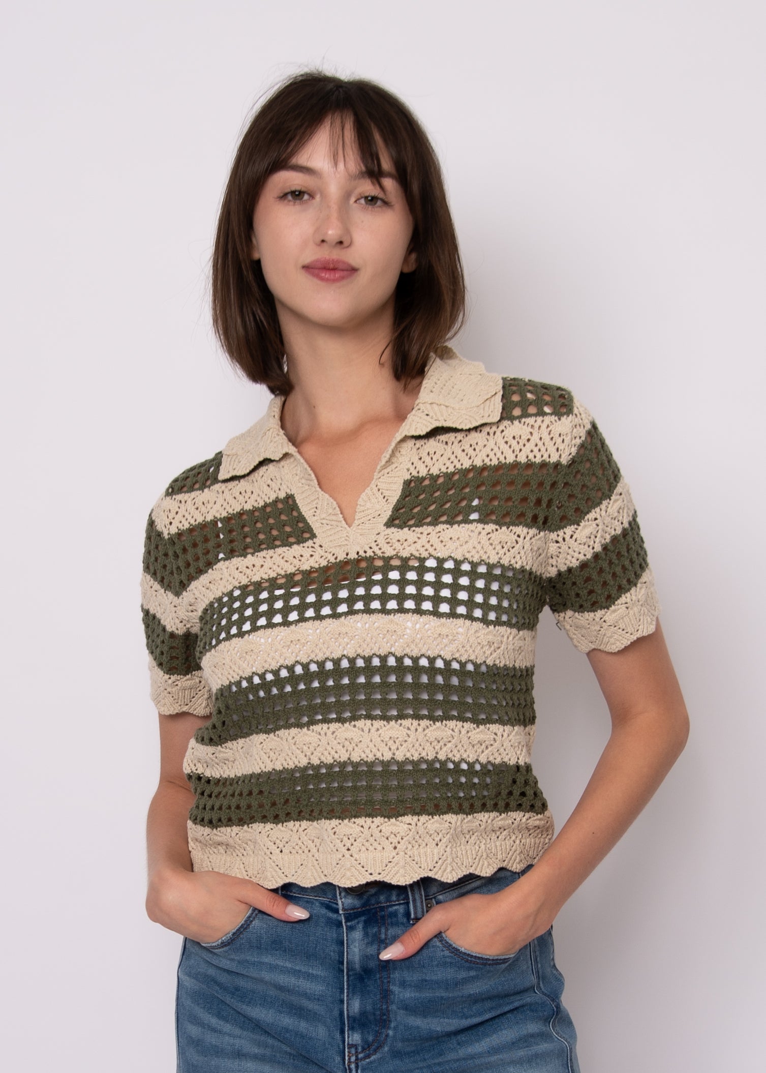 Della Short Sleeve Pullover
