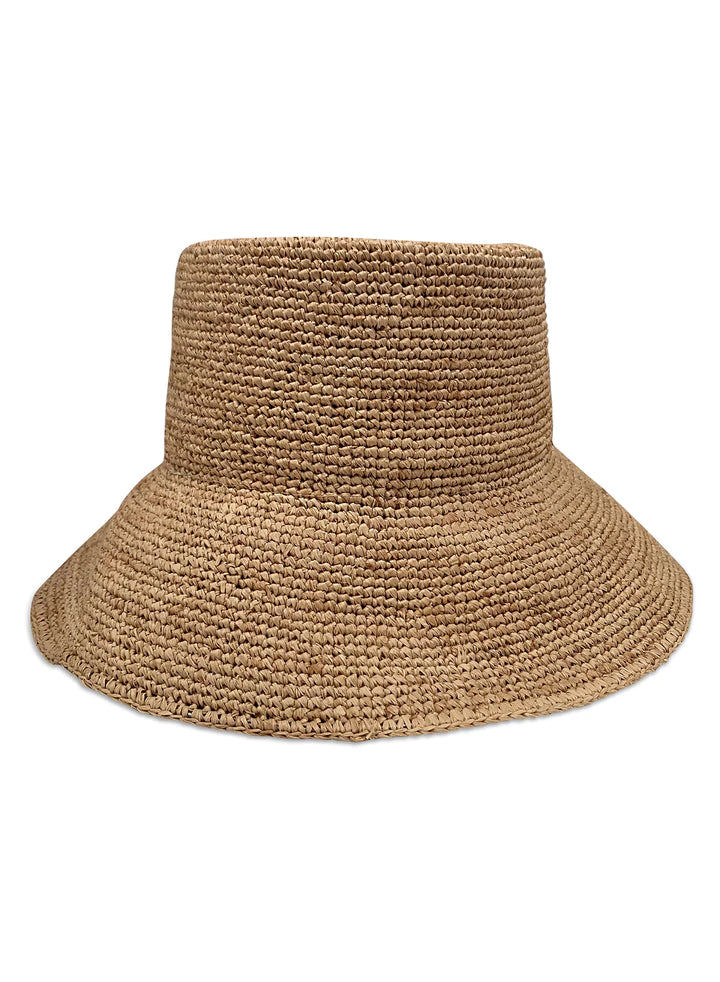 Chic Bucket Hat in Natural